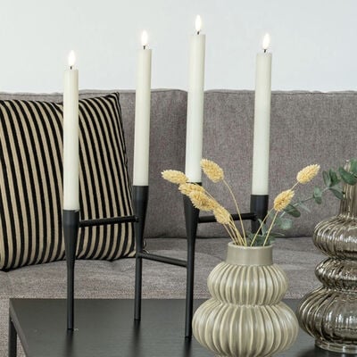 House Nordic metallinen 4-os kynttilänjalka 15x28x21 cm musta